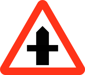 Waarschuwing voor een kruispunt met zijwegen van links en rechts.