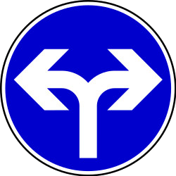 Links oder rechts abbiegen obligatorisch.