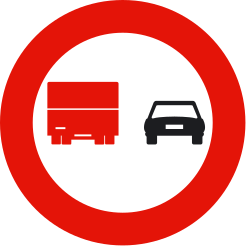 Adelantamiento prohibido para camiones.