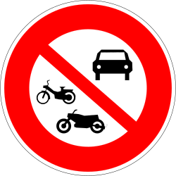 Mopeds, Motorräder und Autos verboten.
