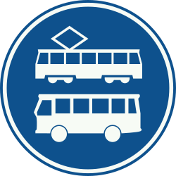 Obligatorische Fahrspur für Busse und Straßenbahnen.