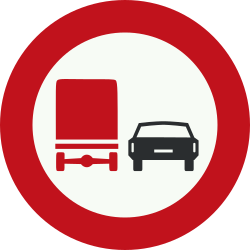 Dépassement interdit pour les camions.