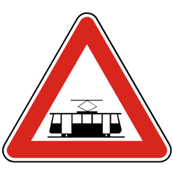 Warnung vor einem Bahnübergang mit mehr als einer Eisenbahn.