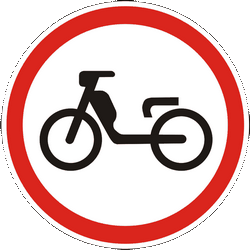 Prohibidos los ciclomotores.