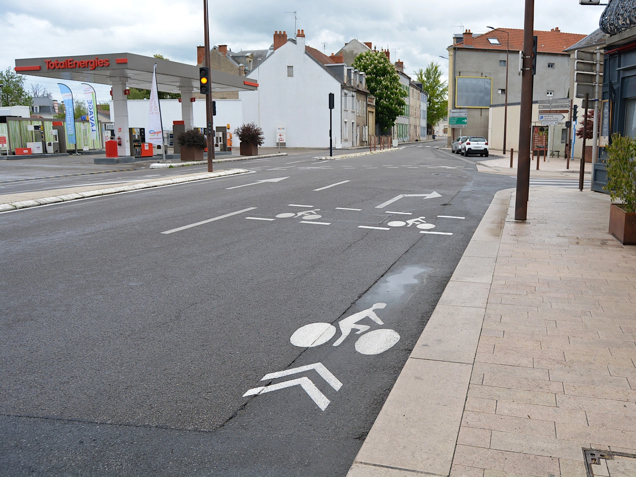自転車待機ボックス