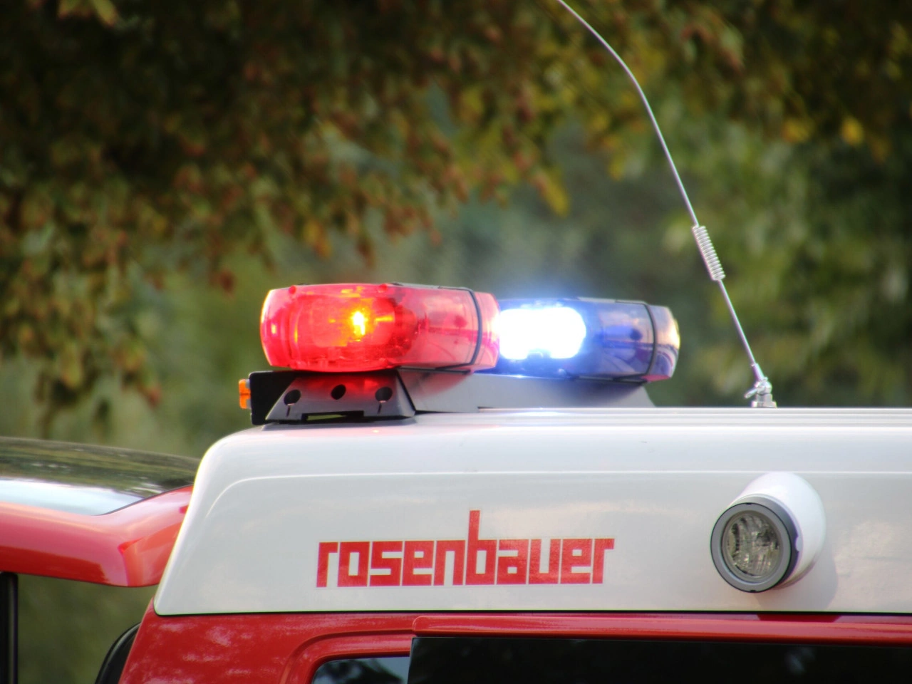 Emergency vehicle lighting