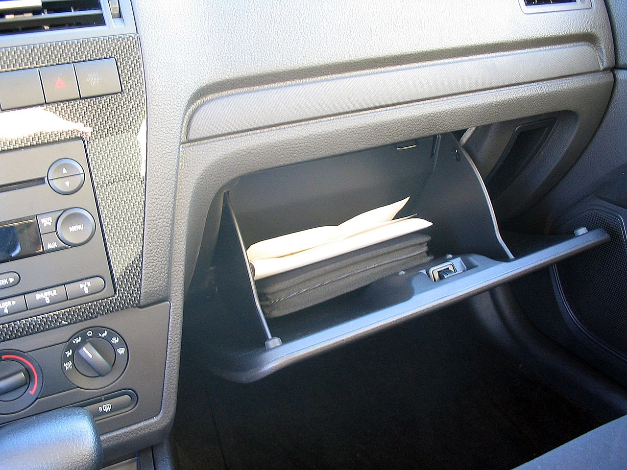 Glovebox
