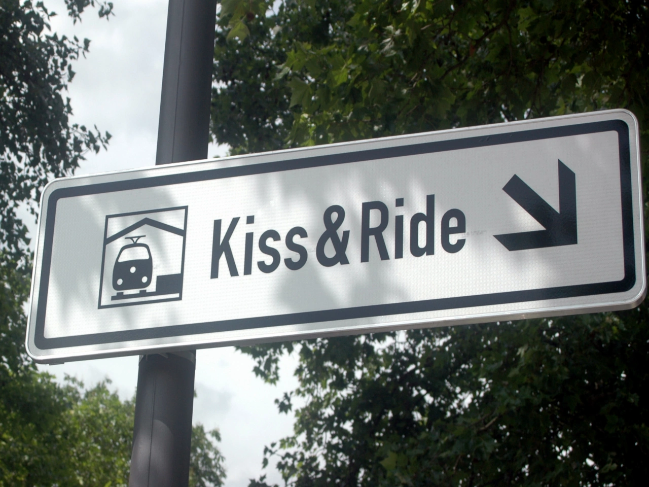 Kiss-and-ride