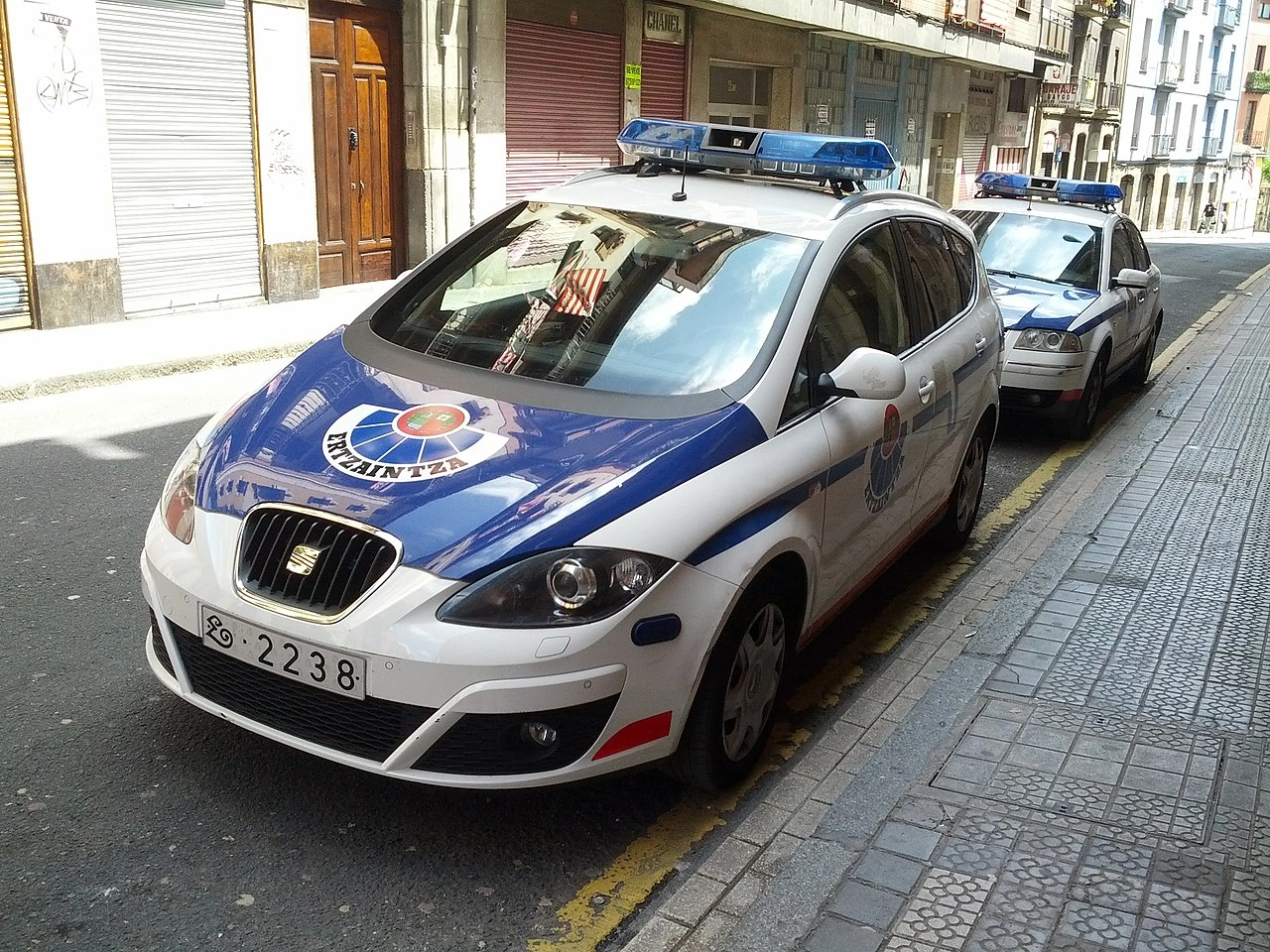 Policía