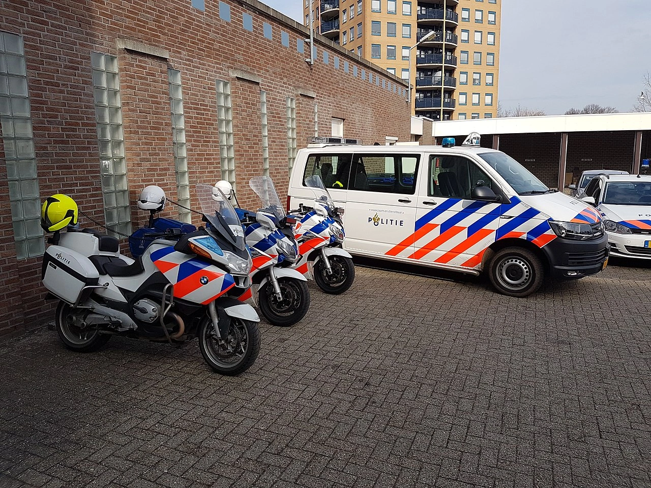 Policía