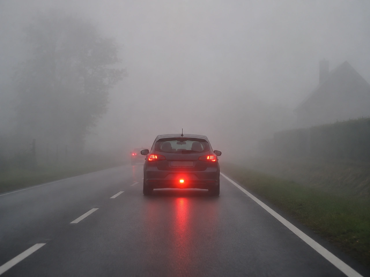 When must rear fog lights be used in Belgium?