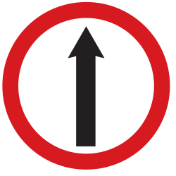 Rechtdoor rijden verplicht.