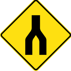 二本の道路の合流に注意。