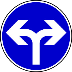 Obligation de tourner à gauche ou à droite.