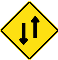 Avertissement pour une route à double sens.