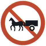 Véhicules hippomobiles interdits.