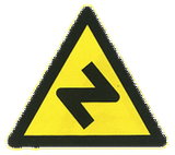 Attention, double virage, d'abord à droite puis à gauche.