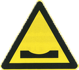 Attention, creux sur la route.