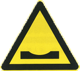 Attention, creux sur la route.
