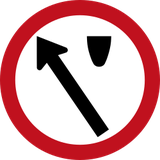 Obstakel links voorbijrijden.
