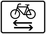 Fietsers uit beide richtingen.