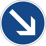 Obstakel rechts voorbijrijden.