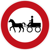 Bespannen voertuigen verboden.