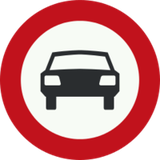 Motorvoertuigen met meer dan twee wielen verboden.