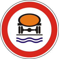 Voertuigen met waterverontreinigende stoffen verboden.