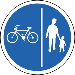Verplicht gescheiden voet- en fietspad.