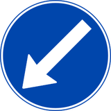 Obstakel links voorbijrijden.