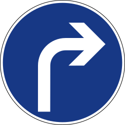 Obligation de tourner à droite.