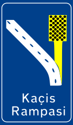 Notfallspur für Lastwagen.