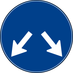 Hindernis links oder rechts passieren.